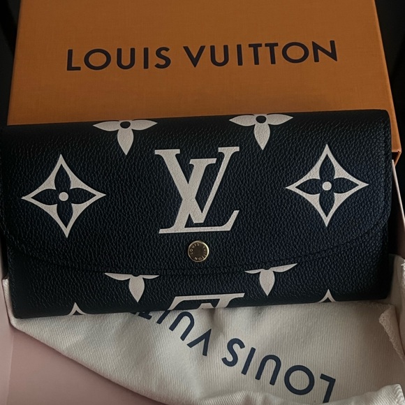 New with tag Louis Vuitton Emilie Wallet - Picture 1 of 5